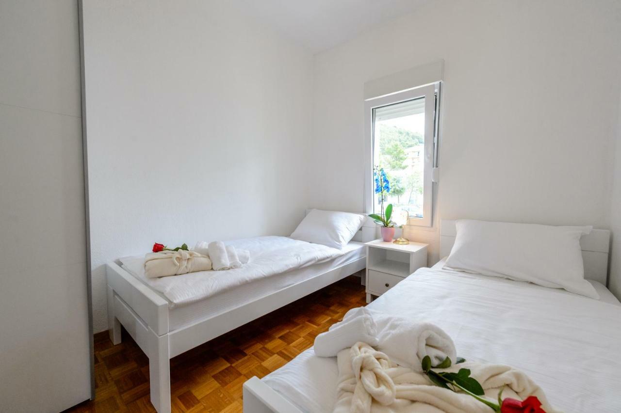 Apartment Ana 4+2 Makarska Esterno foto